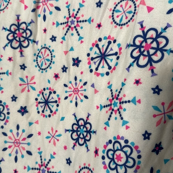 HOLIDAY CAT & JACK CREAM WITH BLUE SNOWFLAKES LONG SLEEVE NIGHTGOWN SIZE M 7/8 - Picture 3 of 10